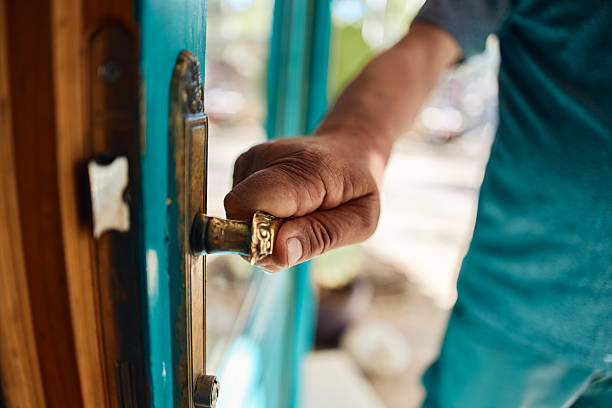 Emergency locksmith helping a locked out customer in Catford
